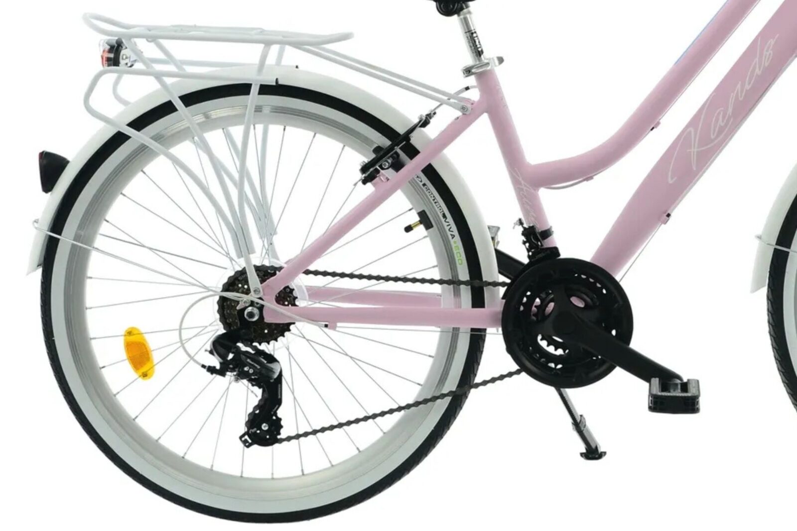 Bild på rosa cykel med pakethållare och kedja.