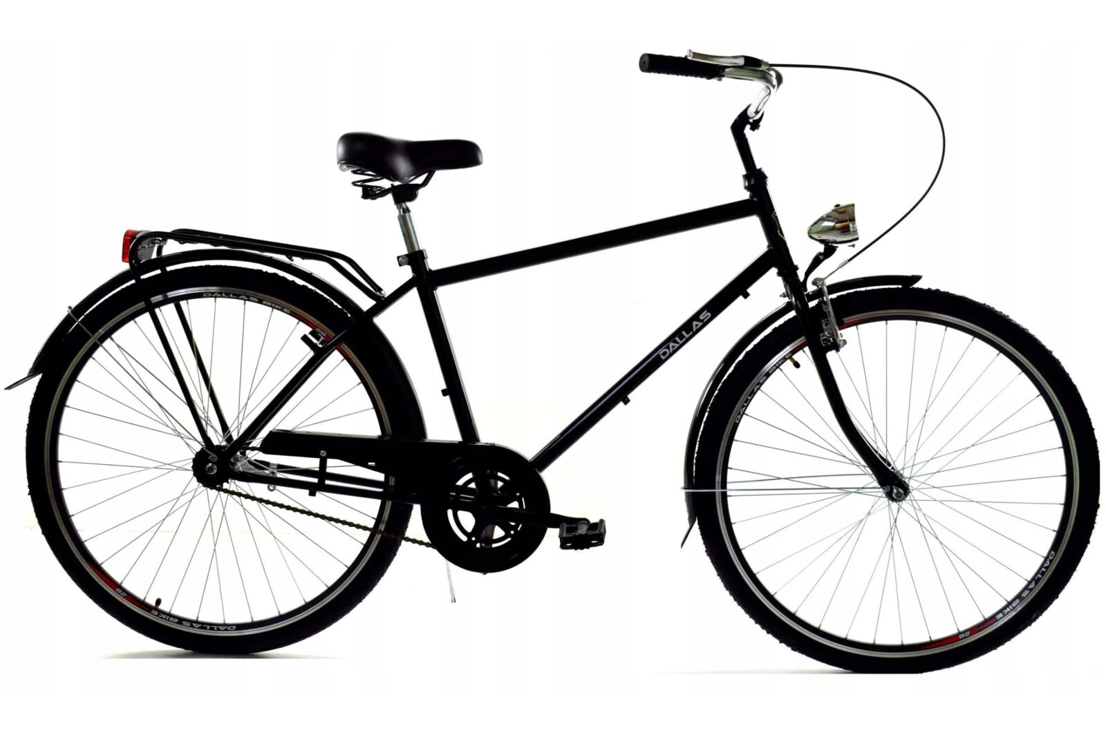 Svart herrcykel med pakethållare och cykelbelysning