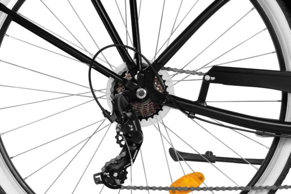 Cykelväxel och kedja i närbild