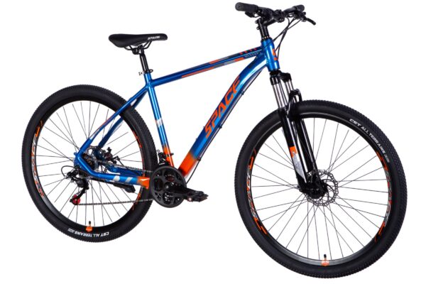 Blå-orange mountainbike med grova däck.