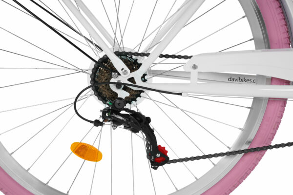 Cykelhjul med rosa däck och Shimano växelsystem