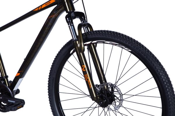 Detail horského kola s elegantním designem.