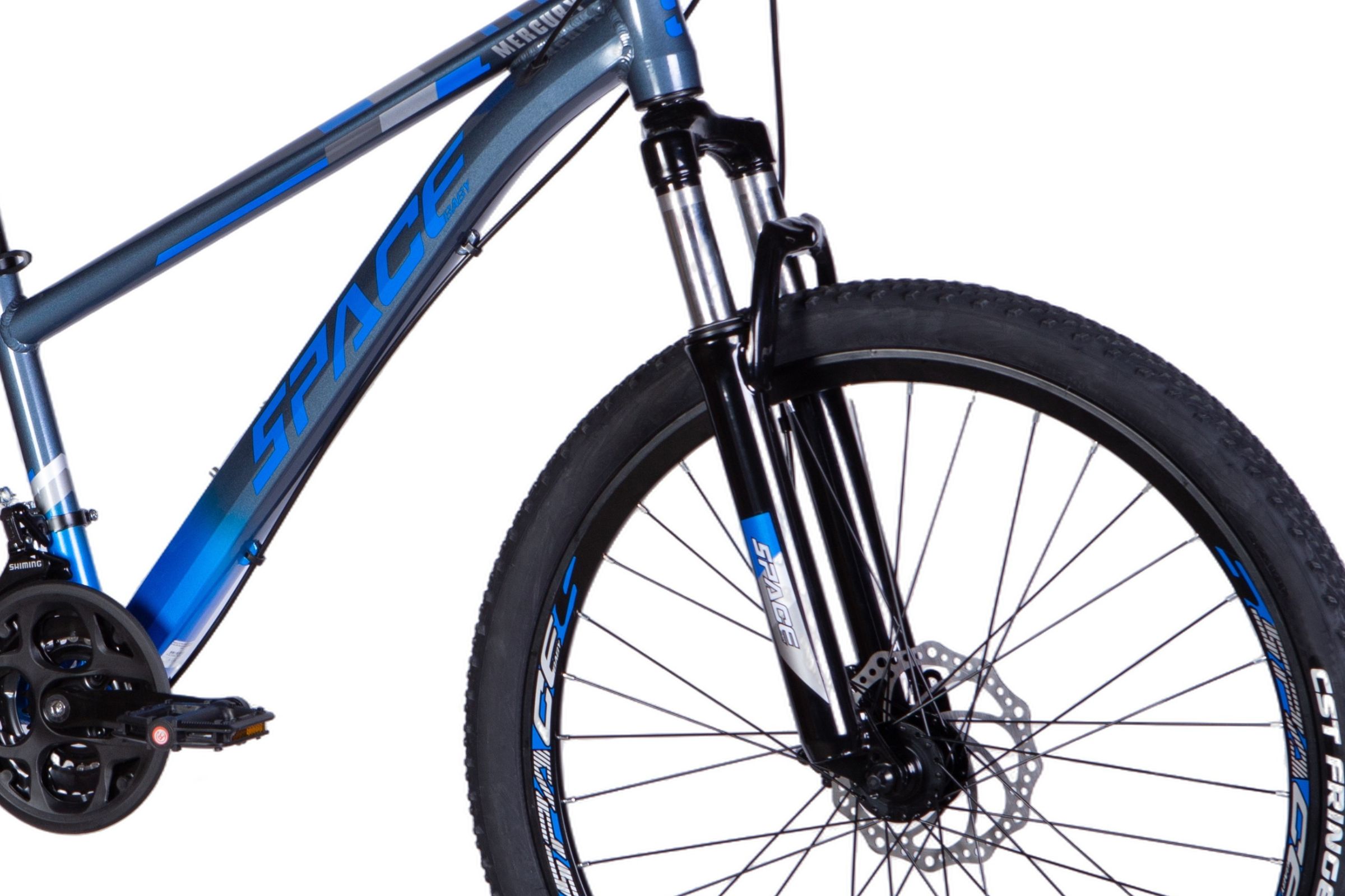 Modrý horský bicykl s diskovými brzdami.
