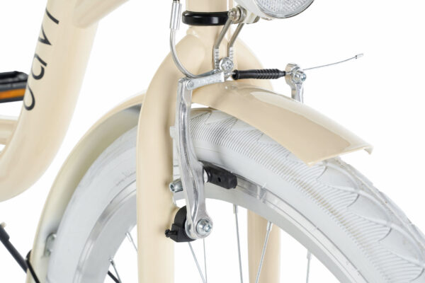 Närbild av cykelframgaffel med broms och stänkskärm.