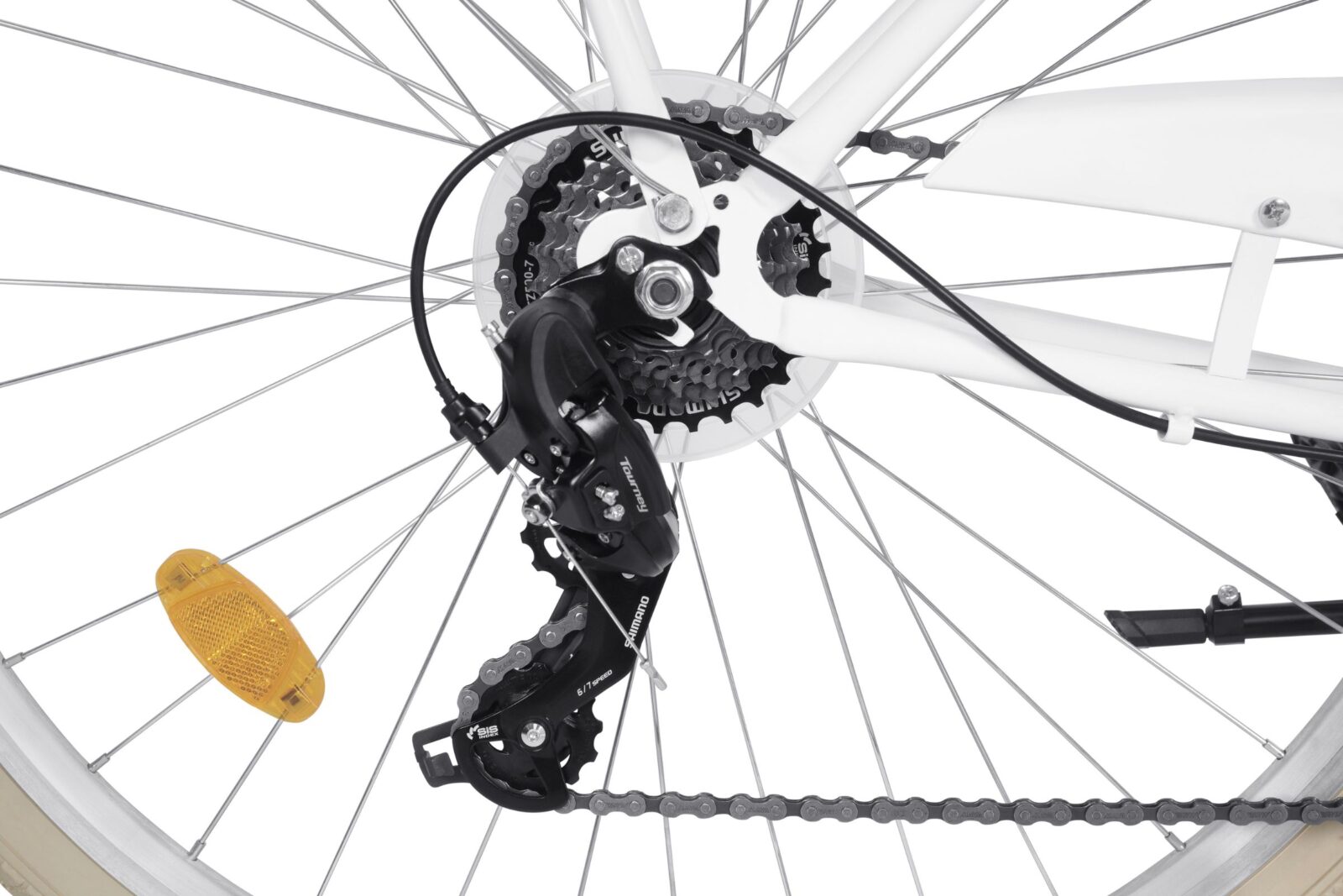 Närbild av cykelväxel och kedja med ekrar.