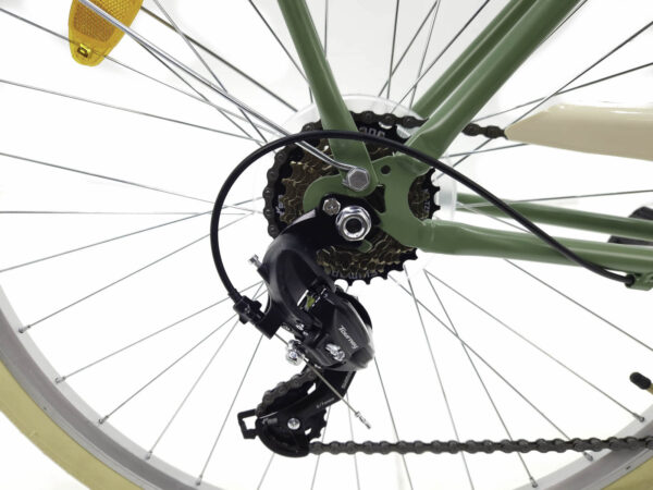 Detail přehazovačky na bicyklu.