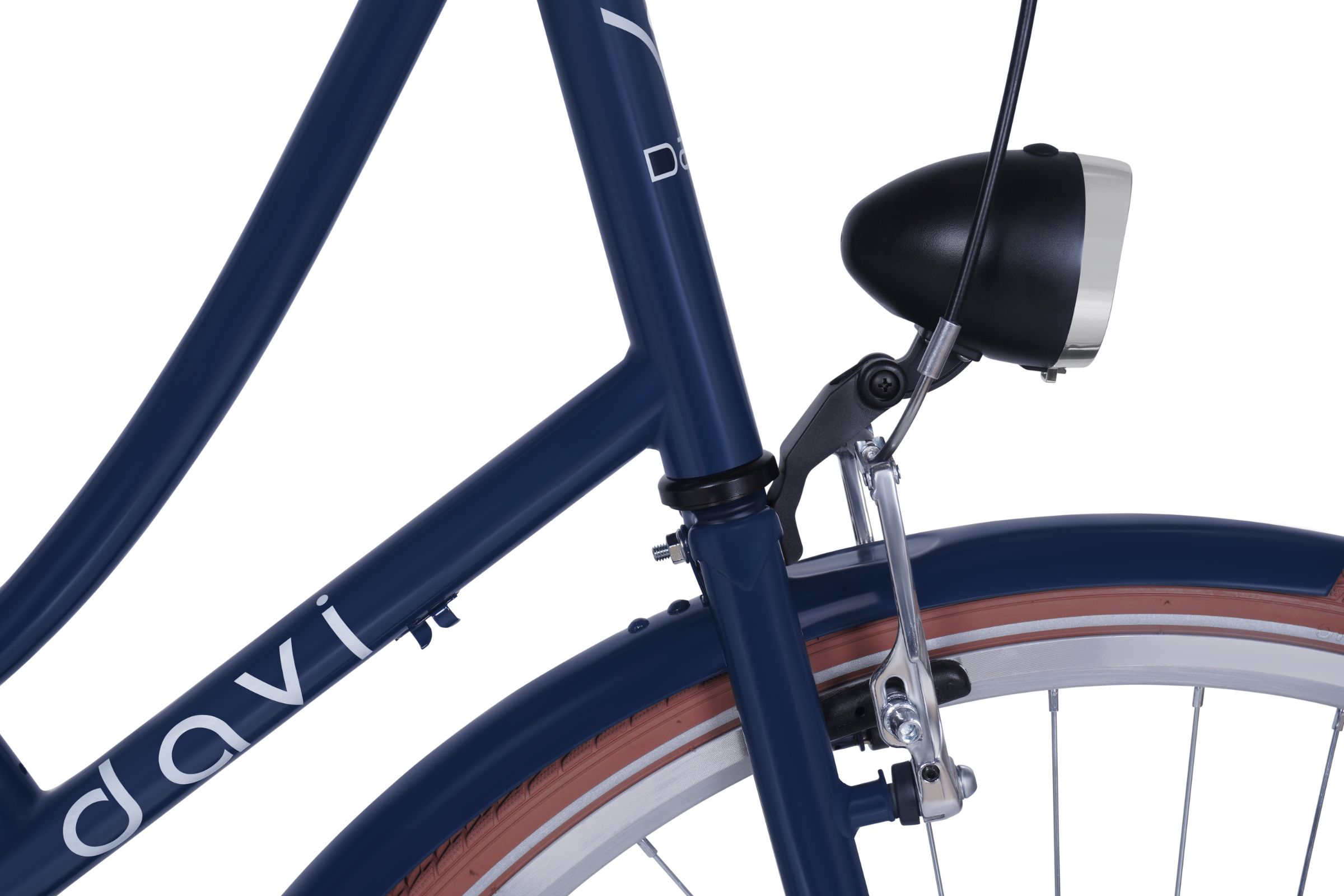 Detail na rám a světlo jízdního kola.