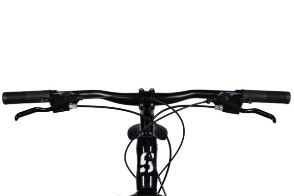 Rukojeti a brzdy na horském kole.